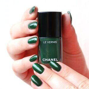 Chanel Emeraude Green Nail Polish 🇫🇷